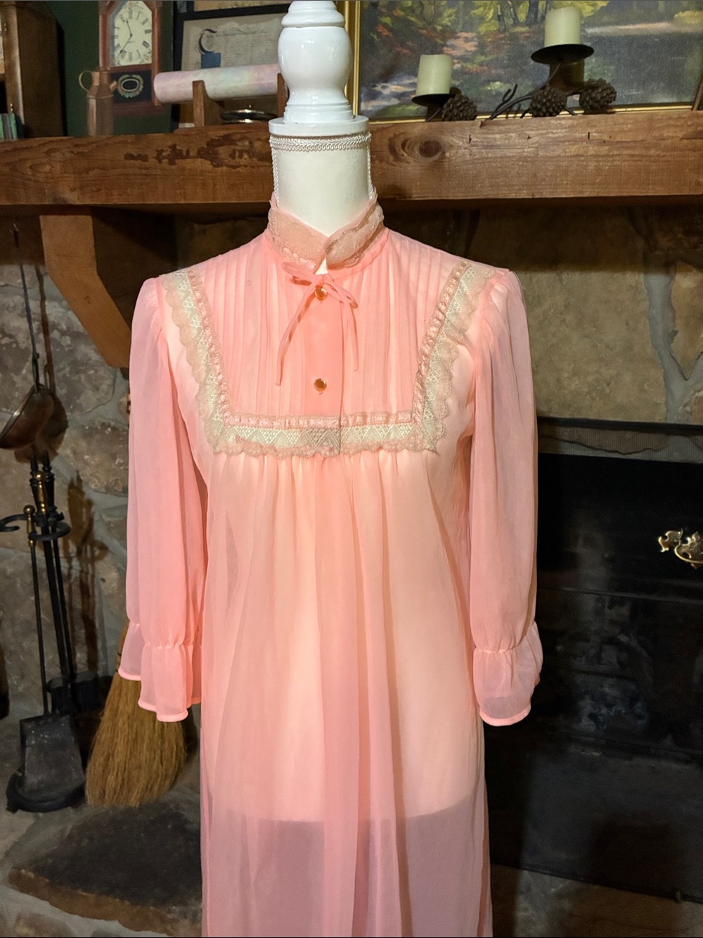 Vintage Peach-Pink Long Dressing Gown or Robe -L